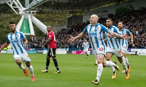 Huddersfield 1-2 Man Utd: Khi Quỷ mất phép