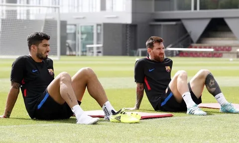 Hủy diệt Juventus, Messi thoải mái trở lại sân tập Barca