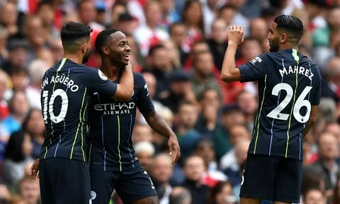 Huyền thoại Arsenal chỉ ra điều khó hiểu của sao Man City
