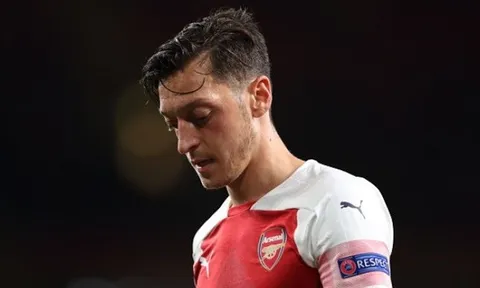 Huyền thoại Arsenal: "Ozil sẽ bị bán vào tháng Giêng"