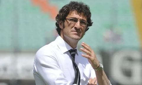 Huyền thoại Juventus đứng về phía Napoli