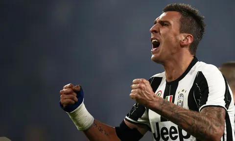 Mario Mandzukic: Gã điên rồ nói dối với cô đơn