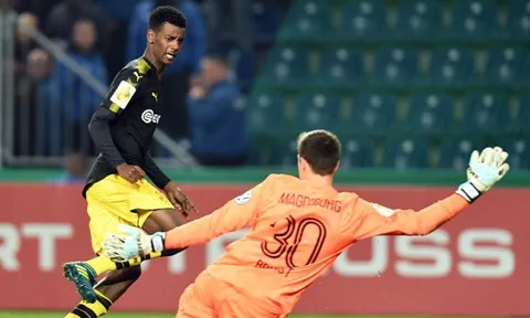 "Ibra mới" nổ súng, Dortmund thắng 5 sao trước Magdeburg