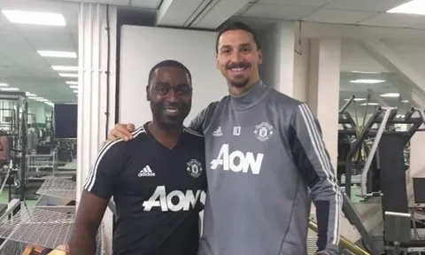 Ibrahimovic tập luyện cùng huyền thoại M.U, CĐV háo hức