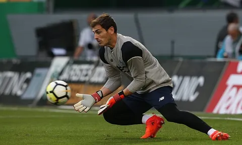 Sự nghiệp thăng trầm của huyền thoại Casillas