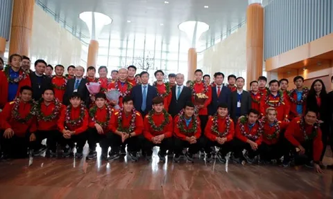 Điểm tin bóng đá Việt Nam tối 26/01: ĐT Việt Nam về trong vòng tay yêu thương của NHM