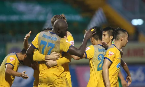 5 điểm nhấn vòng 20 V-League: Huỳnh Đức nổi cáu, HAGL lại thua đau ở phố biển