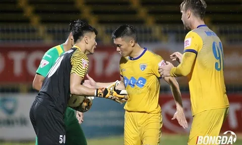 5 điểm nhấn vòng 21 V-League 2017: FLC Thanh Hóa mất ngôi đầu, HAGL thay tướng mong đổi vận