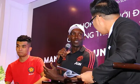 Dwight Yorke tin Man United hạ Tottenham, Việt Nam sẽ dự World Cup