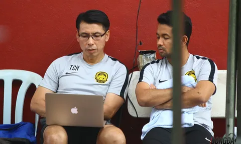 "Tướng" Malaysia "mổ băng" xem tuyển Việt Nam trên sân tập