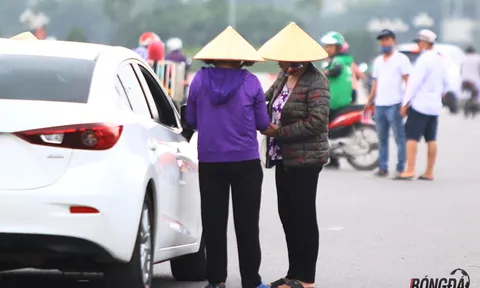 Việt Nam vs Malaysia: Vé chợ đen giá "cắt cổ", dân tỉnh lẻ chào thua