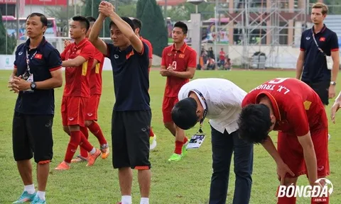 Hữu Thắng cúi đầu xin lỗi người hâm mộ sau thất bại U22 Việt Nam