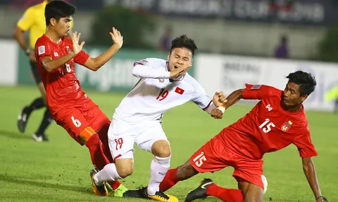 Dư âm ĐT Việt Nam 0-0 Myanmar: Công Phượng, Quang Hải ăn món "mì kẹp thịt" trên sân Thuwanna