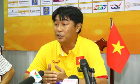 HLV Trần Minh Chiến: “U19 Việt Nam quyết tạo bất ngờ trước đàn anh U21 Việt Nam”