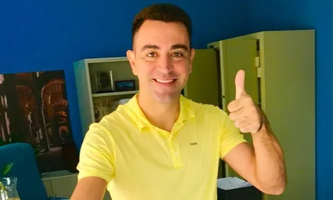 Xavi khoe ảnh tươi cười rạng rỡ trong ngày đi bầu cử