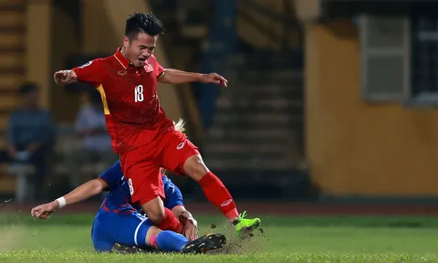 Điểm tin bóng đá Việt Nam sáng 04/11: "Quả bóng vàng" 2017 bị loại khỏi ĐT Việt Nam