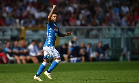 Insigne lập cú đúp, Napoli bám sát Juve trên bảng xếp hạng