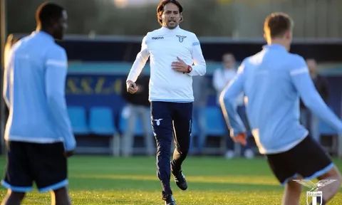 Inzaghi cháy hết mình trên sân tập cùng các học trò
