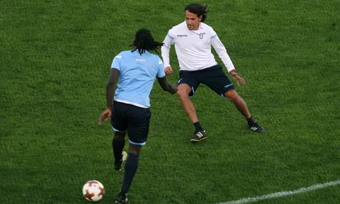 Inzaghi đối đầu với em trai Lukaku trên sân tập Lazio