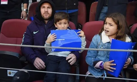 Biểu cảm khó đỡ của quý tử nhà Messi trong ngày Barca hủy diệt Real