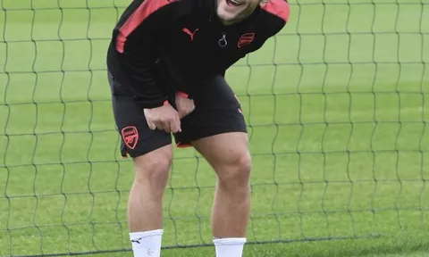 Jack Wilshere vẫn cười "toe toét" trong ngày bị Tam sư cho ra rìa