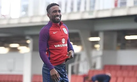 Jermain Defoe vui ra mặt trong ngày trở lại tuyển Anh