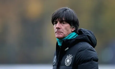 Joachim Low "xuống sắc" thê thảm vì cái rét ở Đức