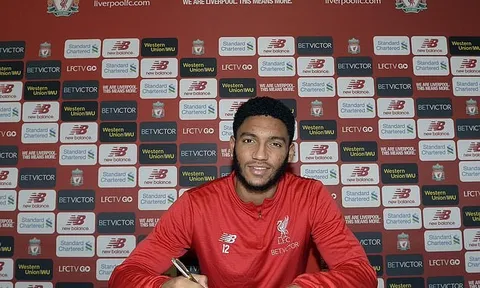 Joe Gomez gia hạn hợp đồng với Liverpool