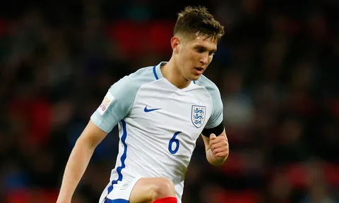 John Stones có trận đấu khó nhằn trước Slovenia