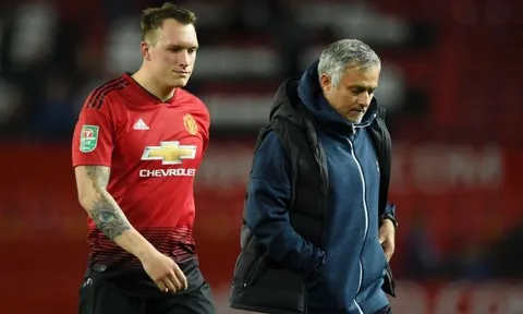 Sau tất cả, Man Utd ra quyết định đau lòng với Phil Jones