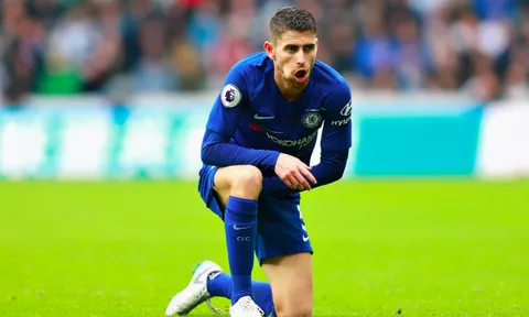 Jorginho đang tạo ra 'hai vấn đề' của Chelsea dưới thời Sarri!