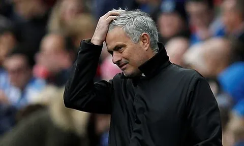 Jose Mourinho 'nổi điên' quát tháo các học trò trước trận đại chiến