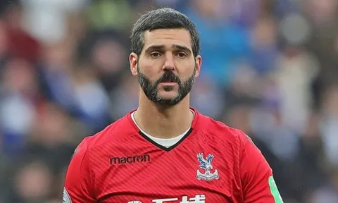 'Cậu ta đã tặng cho Liverpool 2 bàn thắng'
