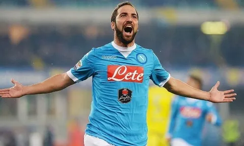 Juventus sẽ mất Higuain trong trận đại chiến với Napoli?