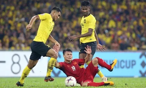 CĐV Malaysia tố ĐT Việt Nam đá “kung-fu” tại Bukit Jalil