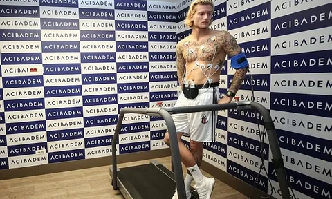 Karius hành động khó đỡ trước thử thách đầu tiên ở Besiktas
