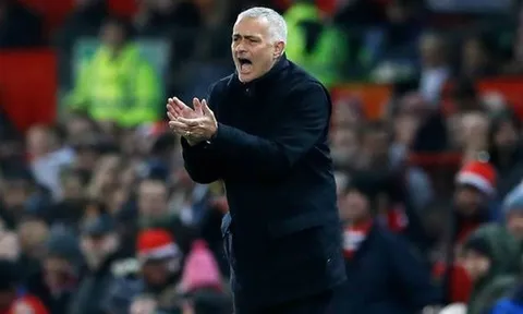 Khi Mourinho bất đắc dĩ trở thành "Gã thợ hàn" tại Man Utd