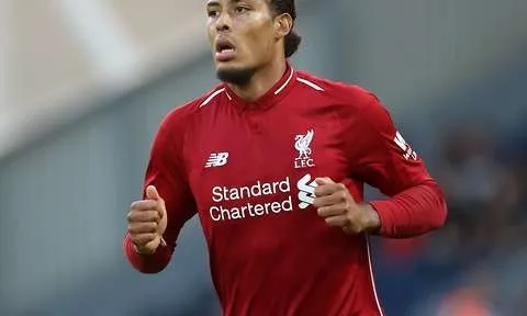 Khiến Mbappe 'câm nín', Van Dijk làm NHM dậy sóng