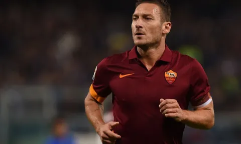 Khoảnh khắc AS Roma tri ân Francesco Totti đầy xúc động