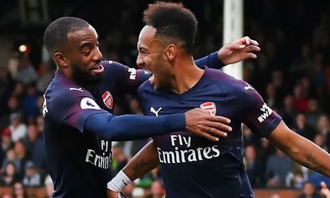 Không Cech, Sokratis, Arsenal dùng đội hình gì đấu Leicester?