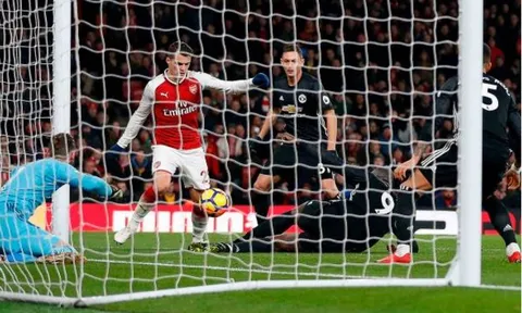 Không chỉ Arsenal, Lukaku cũng suýt hại De Gea