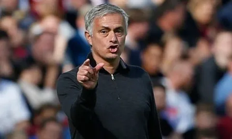 Không dám chê học trò, Mourinho đổ lỗi cho ai khi M.U thua West Ham?