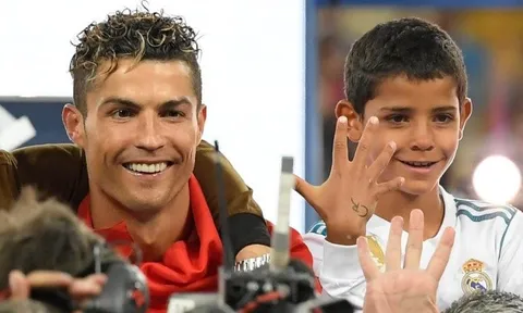 Không kém cha, Ronaldo Jr liên tiếp 'huỷ diệt' đối thủ với 2 bàn thắng