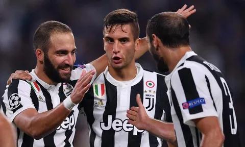 Không sinh cùng năm, nhưng Juventus - Dortmund lại mất kỷ lục cùng ngày