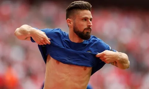 Không thể cạnh tranh với Morata, Giroud ngầm thỏa thuận rời Chelsea