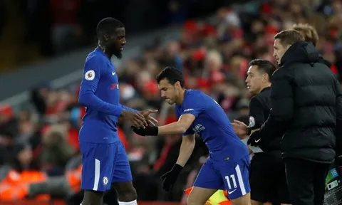 Không thể thắng Liverpool, fan Chelsea trút giận vào Bakayoko