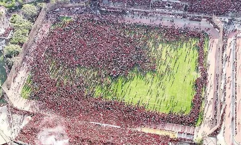Khung cảnh KHÔNG THỂ TIN ĐƯỢC trong buổi tập của Al Ahly
