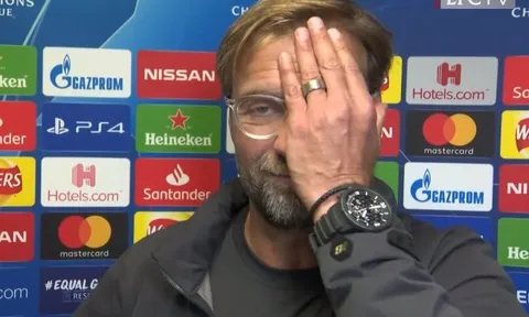Klopp cũng bị cuốn theo trào lưu sát thủ 'độc nhãn' của Firmino