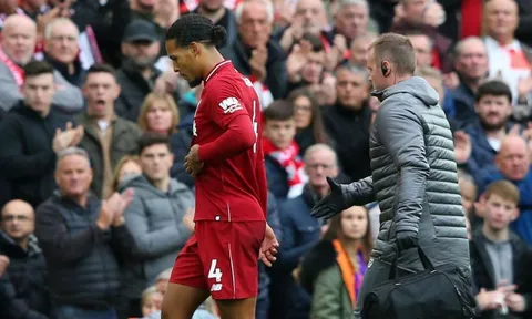 Klopp LÊN TIẾNG về chấn thương của Van Dijk