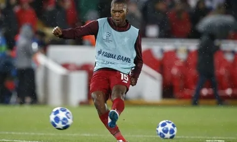 Klopp lí giải vì sao chọn Sturridge thay Firmino